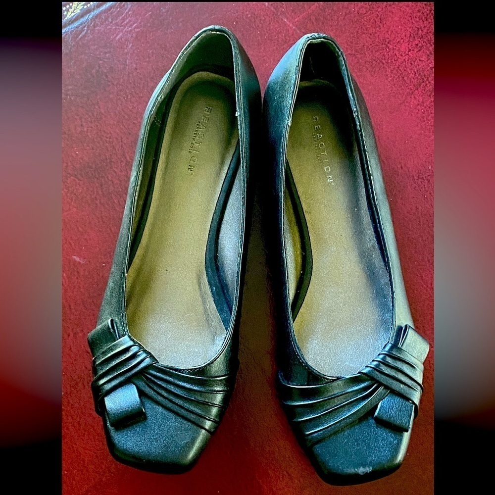 Modern Bow Flats Detail Kenneth Cole NEW! Never Worn Size 8 - Picture 4 of 6